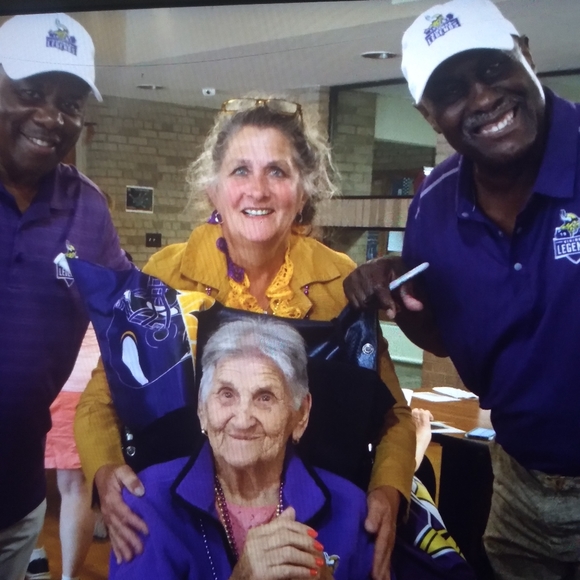 π² Juniper - Retired Fiesta EUC Bowl 3 3/4" X 5 3/4" - Picture 11 of 13